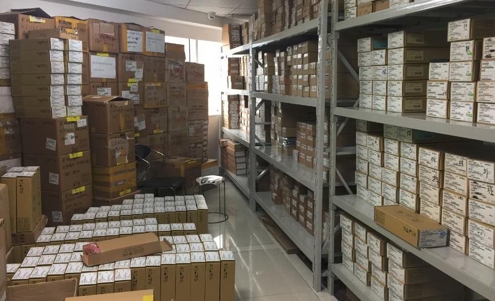크황리춘스인위안 고급 품질 최상의 가격 LSM303AGR LSM303 IC 칩 BOM 가격 LSM303A LSM303AGRTR 부품